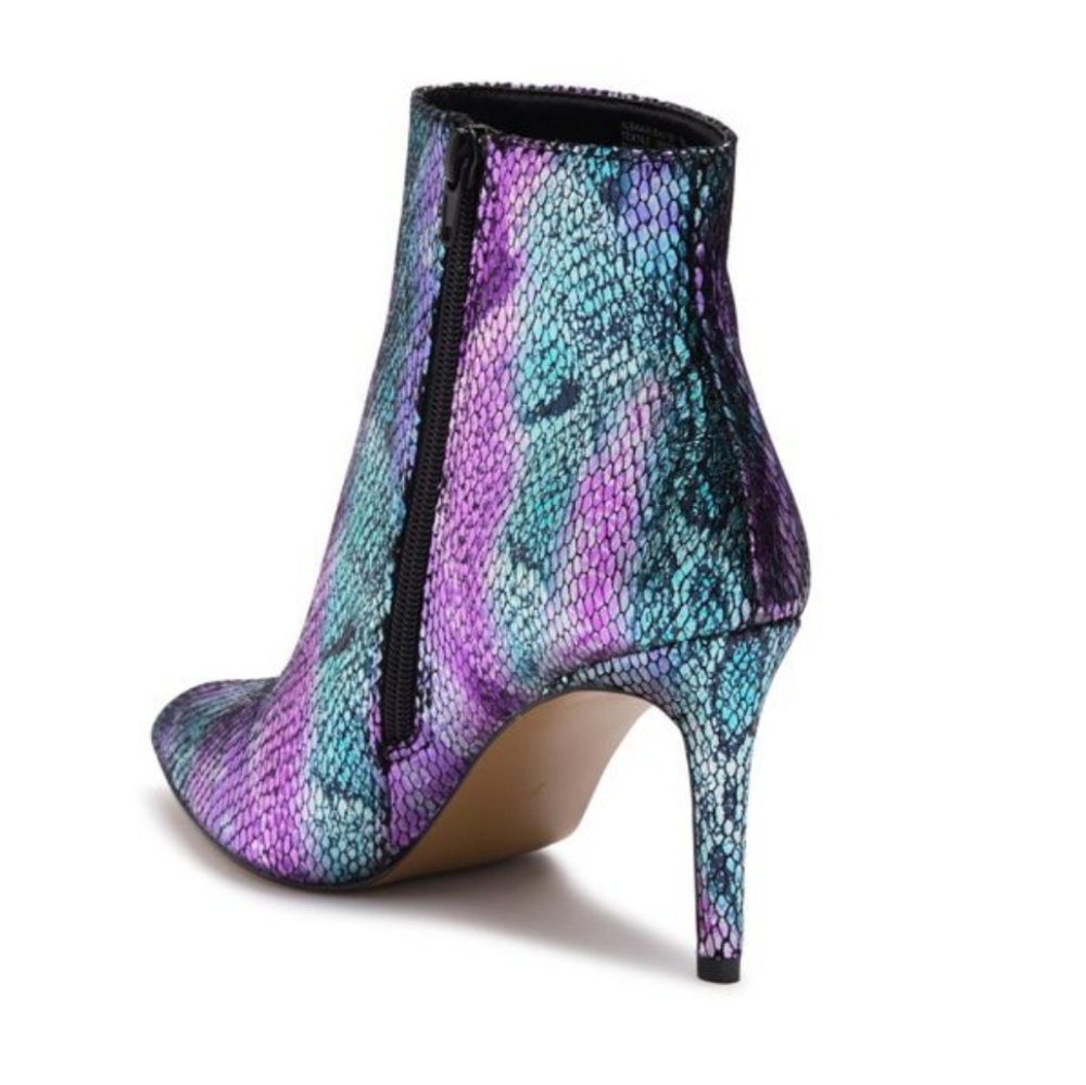 🍀2×45🍀Betsey Johnson Alba Embossed Booties - Picture 2 of 8